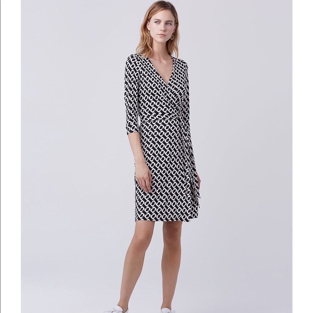 New Julian Two Silk Jersey Wrap Dress, size4